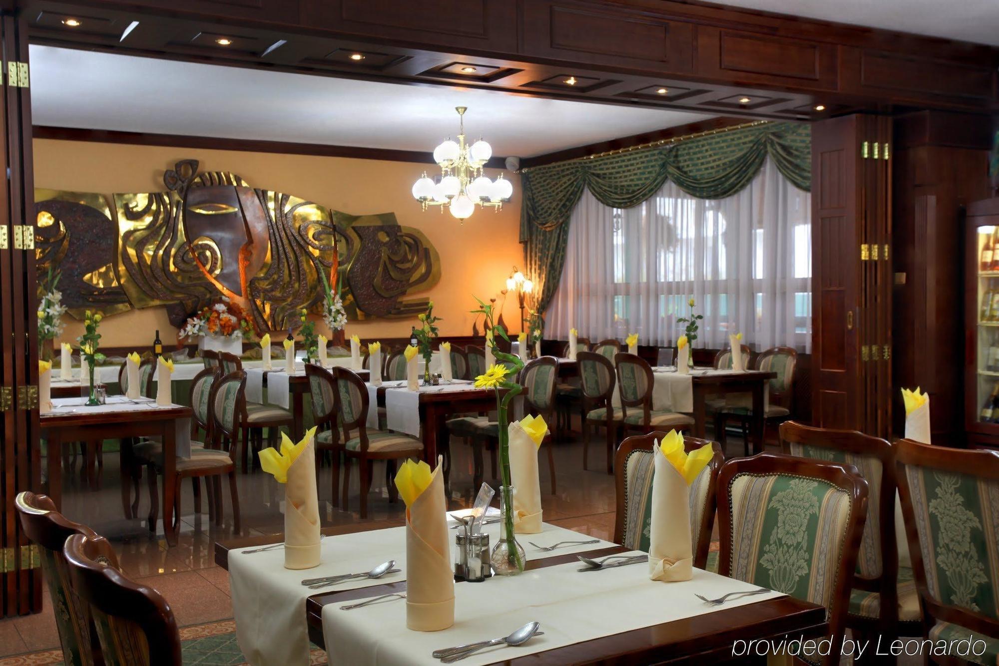 Grand Hotel Residence Boutique Hotel With Privat Wellnes (Adults Only) Пиещани Екстериор снимка