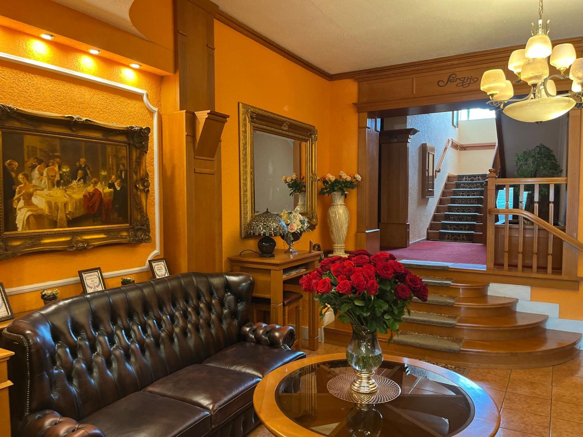 Grand Hotel Residence Boutique Hotel With Privat Wellnes (Adults Only) Пиещани Екстериор снимка