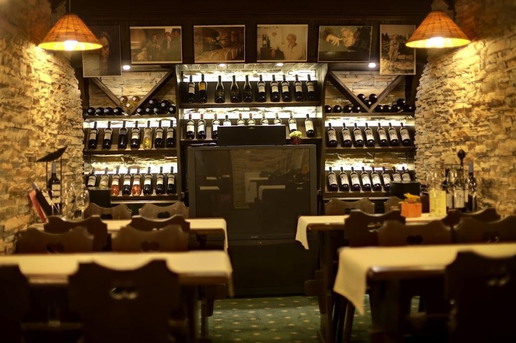 Grand Hotel Residence Boutique Hotel With Privat Wellnes (Adults Only) Пиещани Екстериор снимка