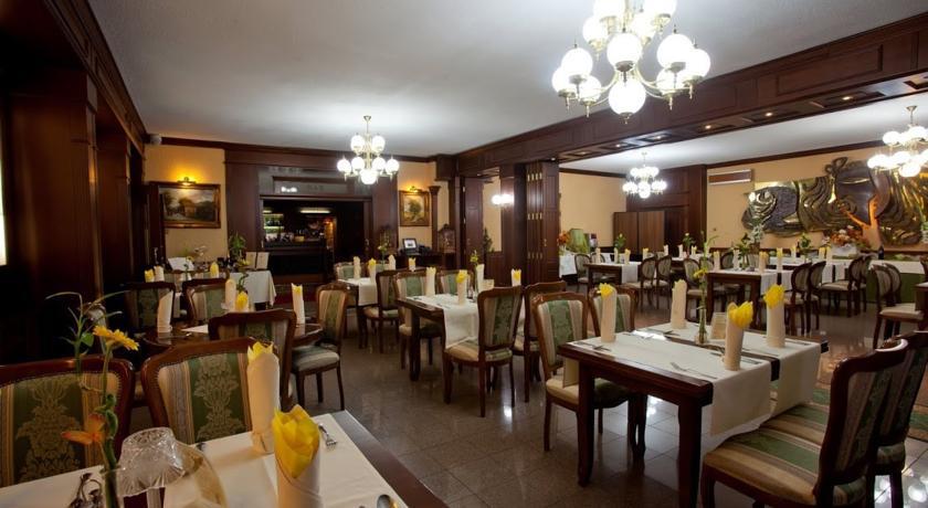Grand Hotel Residence Boutique Hotel With Privat Wellnes (Adults Only) Пиещани Екстериор снимка