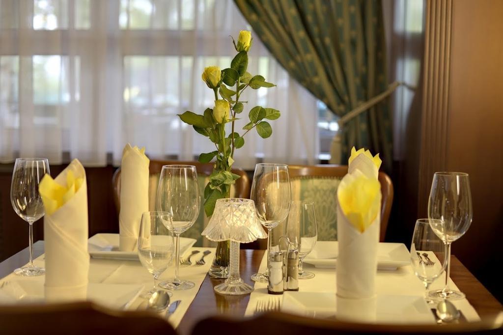 Grand Hotel Residence Boutique Hotel With Privat Wellnes (Adults Only) Пиещани Екстериор снимка