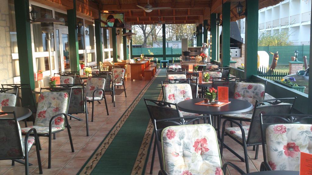 Grand Hotel Residence Boutique Hotel With Privat Wellnes (Adults Only) Пиещани Екстериор снимка