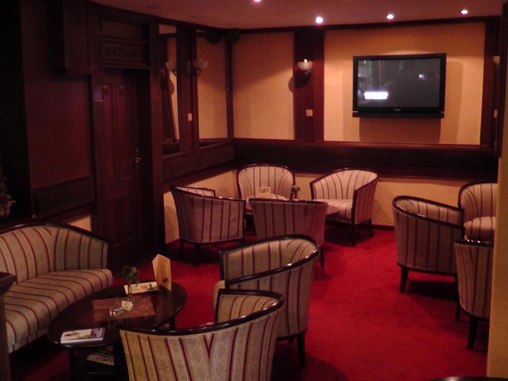 Grand Hotel Residence Boutique Hotel With Privat Wellnes (Adults Only) Пиещани Екстериор снимка