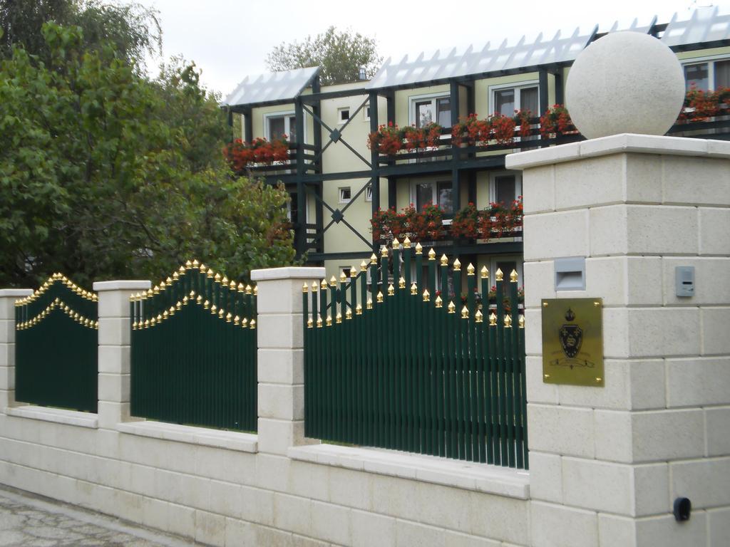 Grand Hotel Residence Boutique Hotel With Privat Wellnes (Adults Only) Пиещани Екстериор снимка